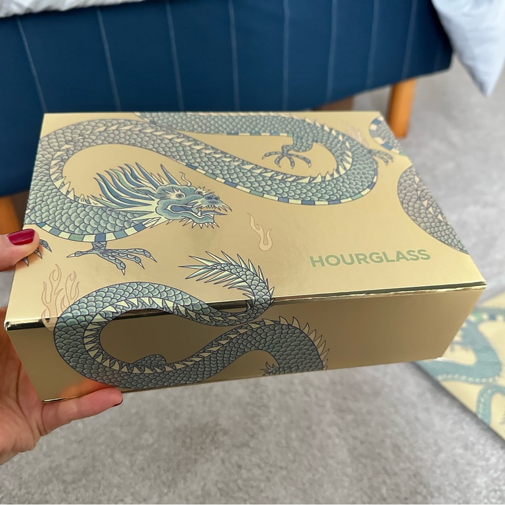 Hourglass limited edition gift box